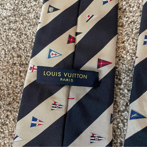 Louis Vuitton Cup Rare Authentic Silk Tie - Picture 6 of 7